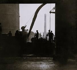 Dockworkers on Sir John Rogerson’s Quay, Dublin