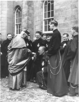 Mount Argus Centenary: Cardinal D'Alton greeted by students