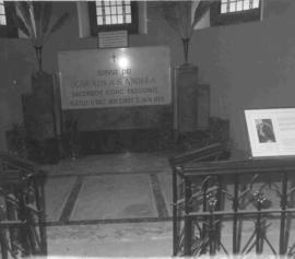 Tomb before 1988 exhumation  of Charles